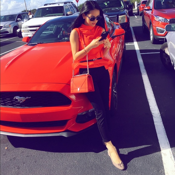 Diorama flap bag in bright red grained calfskin - Picture 5 of 5